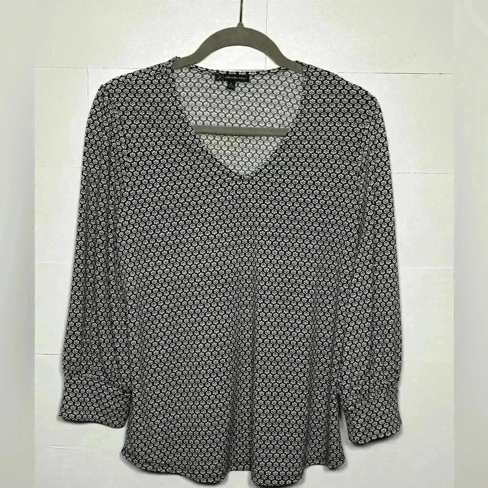 Adrianna Papell 3/4 Sleeved Black Print V-Neck Blouse Top Size